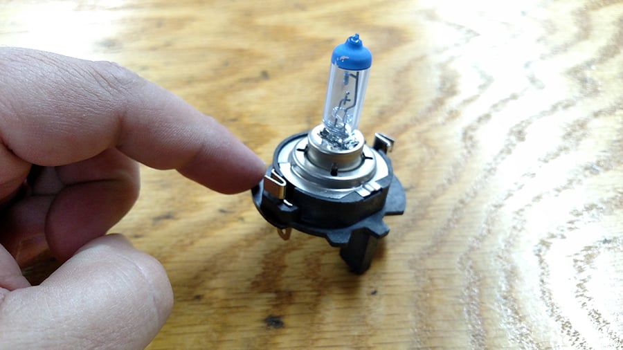 H7 Halogen bulb with base